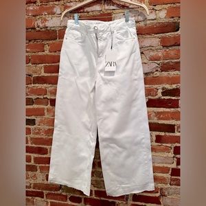 NWT- Size US 6. Zara white wide-leg culotte jeans.